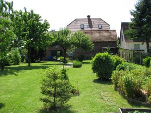 Rückansicht Haus vom Garten aus.